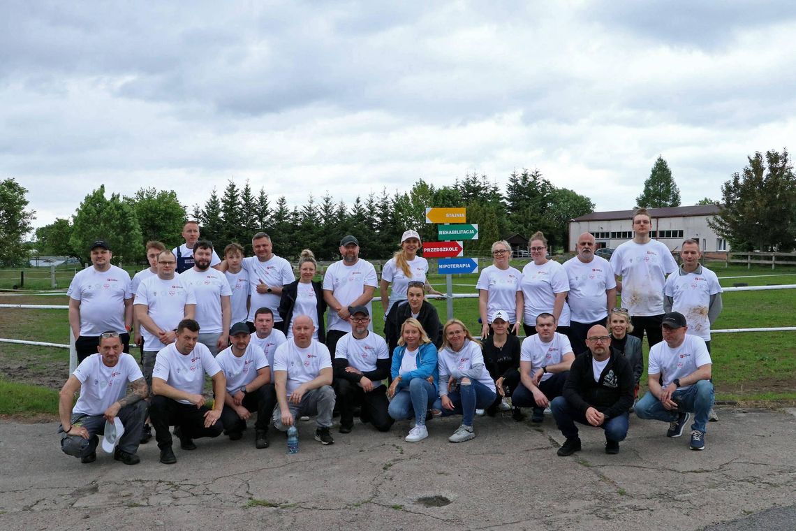 Fundacja INTERCARS z wolontariuszami z firmy LAUBER